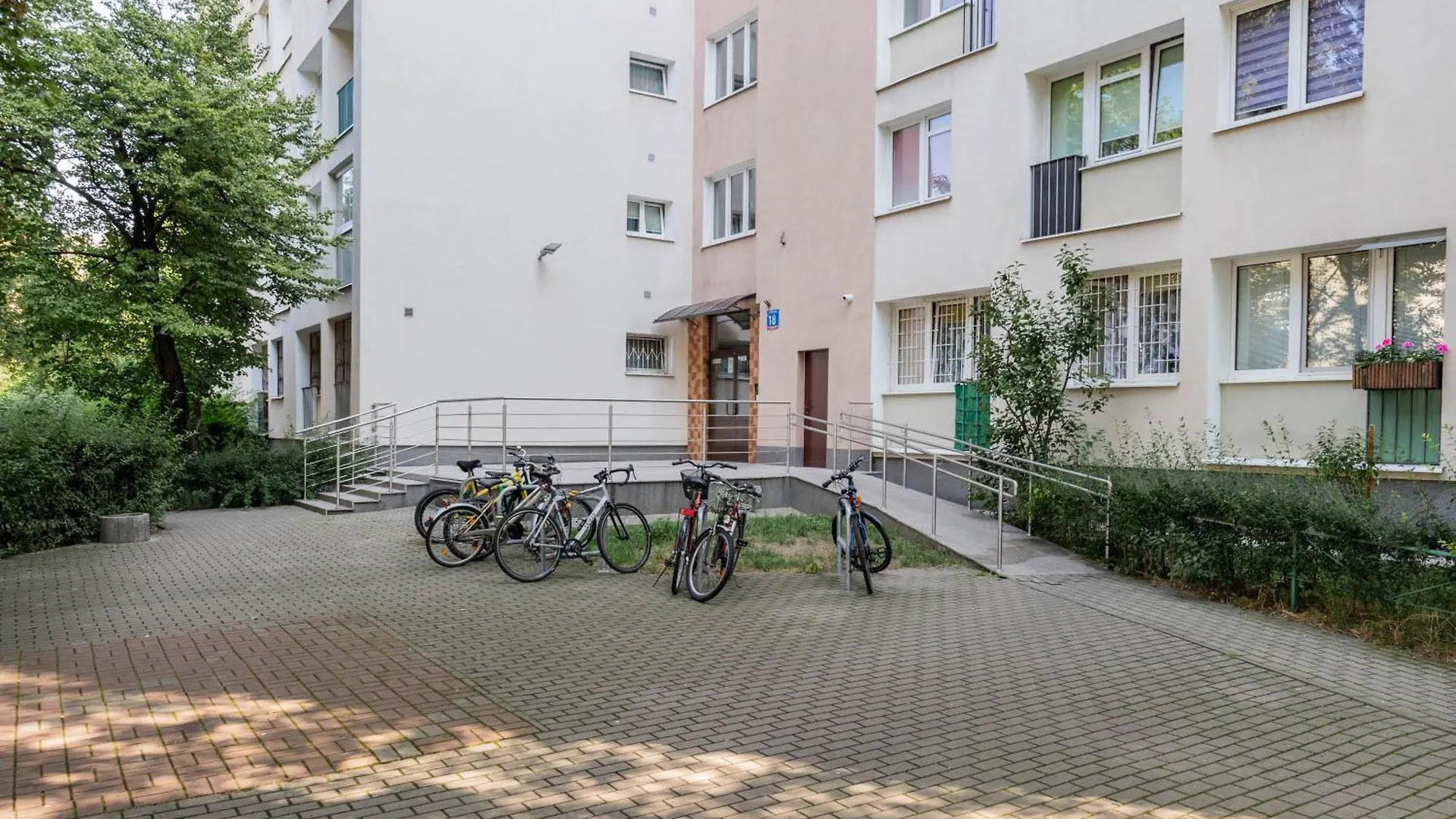 Blue Matcha Premium Apartment Okopowa Warsaw Poland